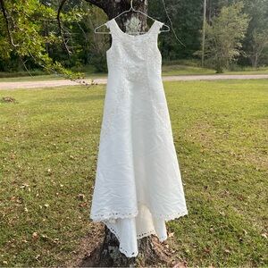 Gorgeous Formal Mini Wedding / Flower Girl Dress in Ivory - Size 8